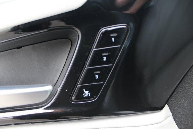 Used 2025 Acura MDX w/ Technology Package FWD image 49