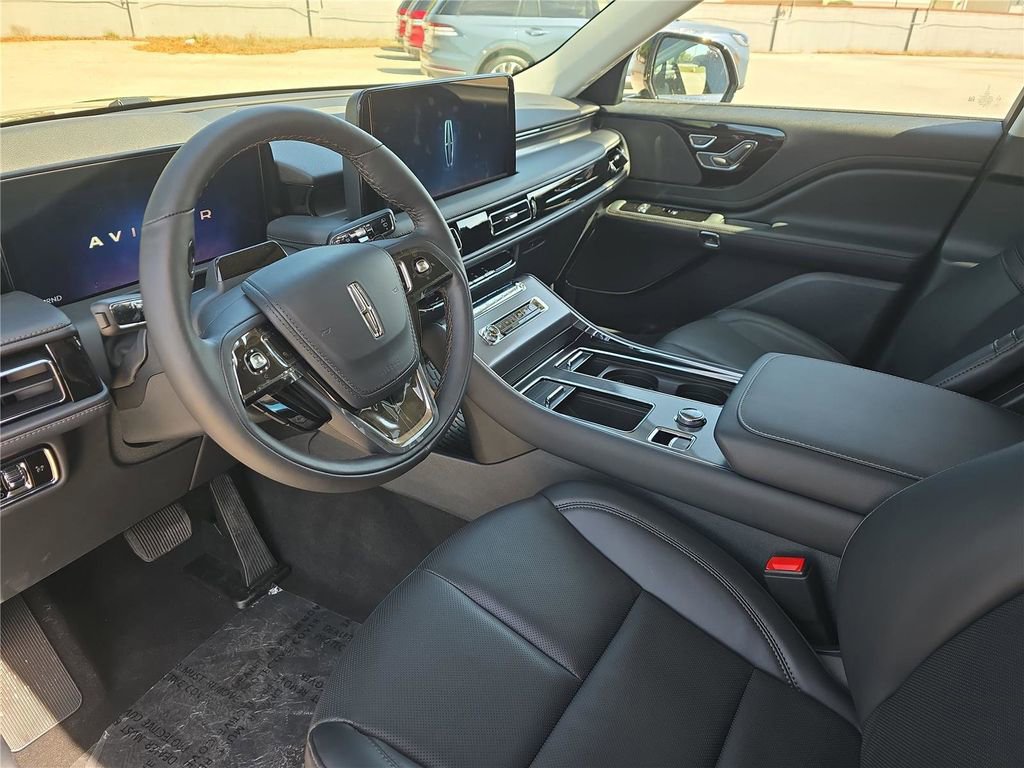 New 2026 Lincoln Aviator 2WD image 14