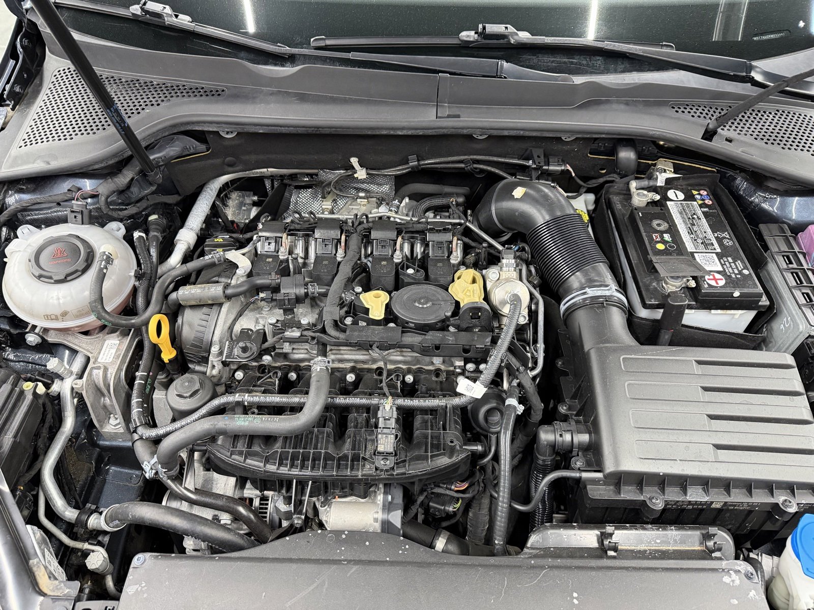 Used 2019 Volkswagen GTI SE w/ SE Experience Package image 27