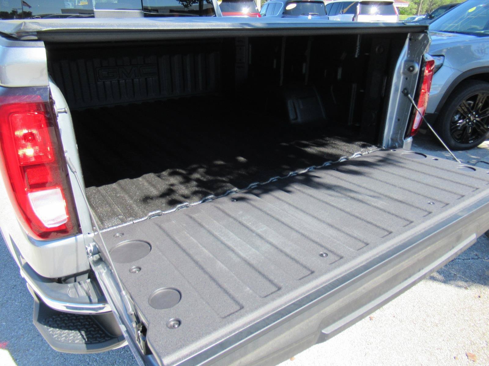 Used 2026 GMC Sierra 1500 SLE w/ Preferred Package AWD/4WD image 33