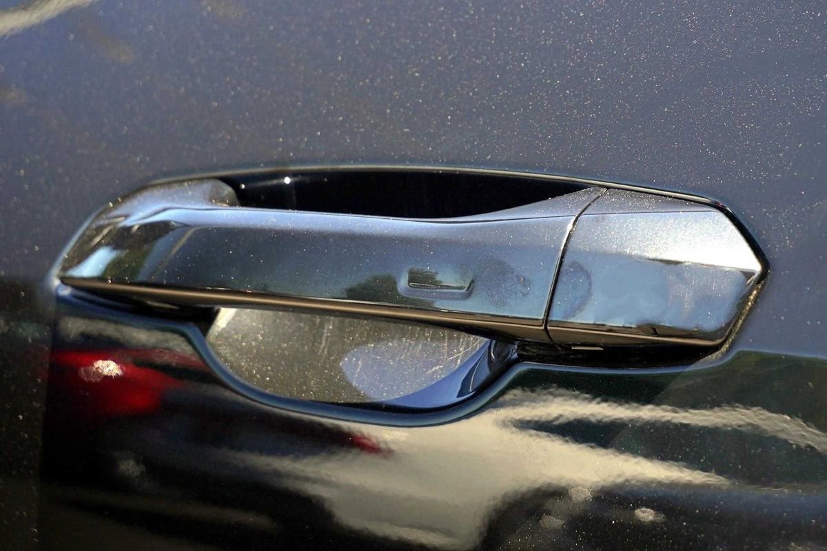 Used 2020 Audi e-tron Premium Plus image 12