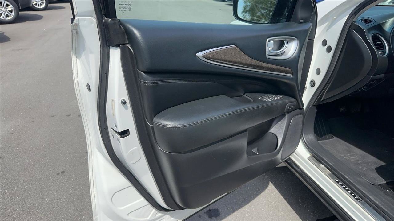 Used 2013 INFINITI JX35 AWD w/ Premium Pkg image 23