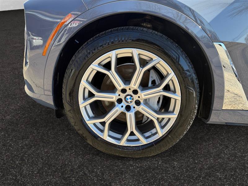 Used 2024 BMW X7 xDrive40i AWD/4WD image 16
