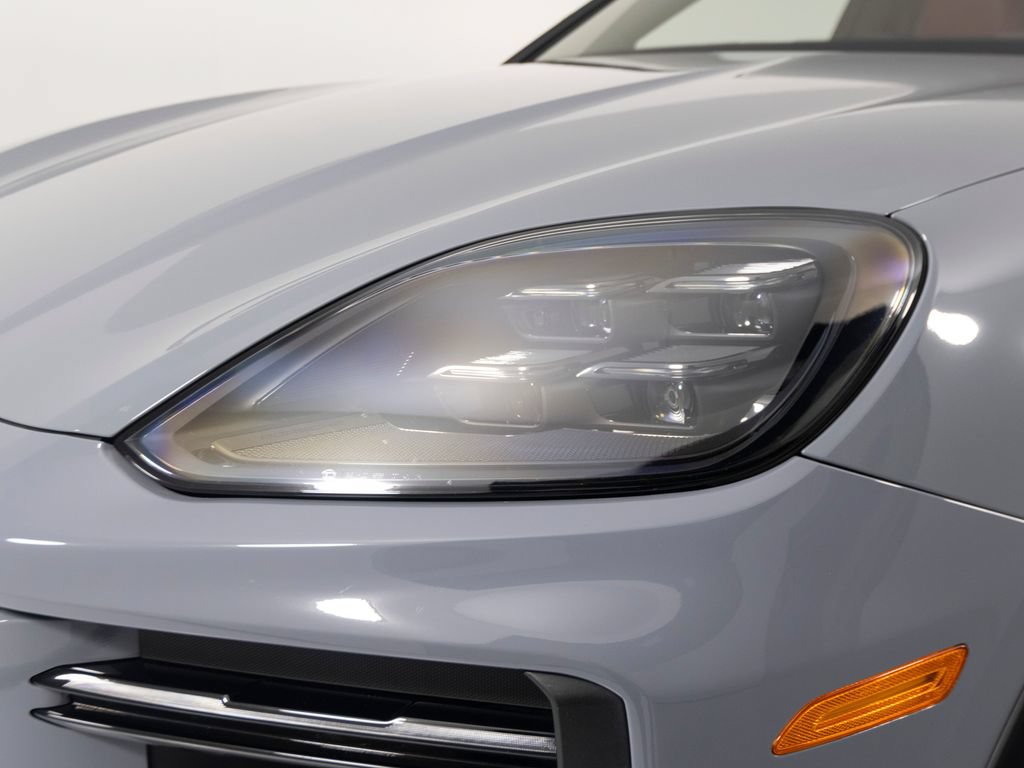 Certified 2024 Porsche Cayenne Turbo GT AWD/4WD image 42