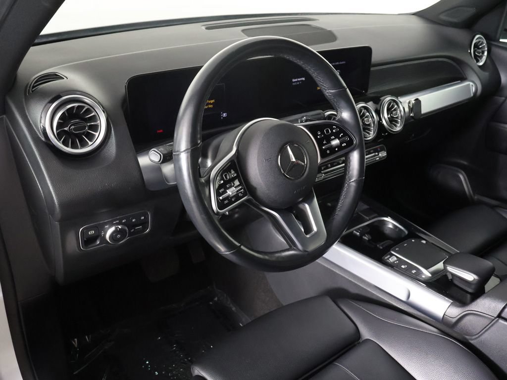 Used 2023 Mercedes-Benz GLB 250 4MATIC w/ Premium Package image 25