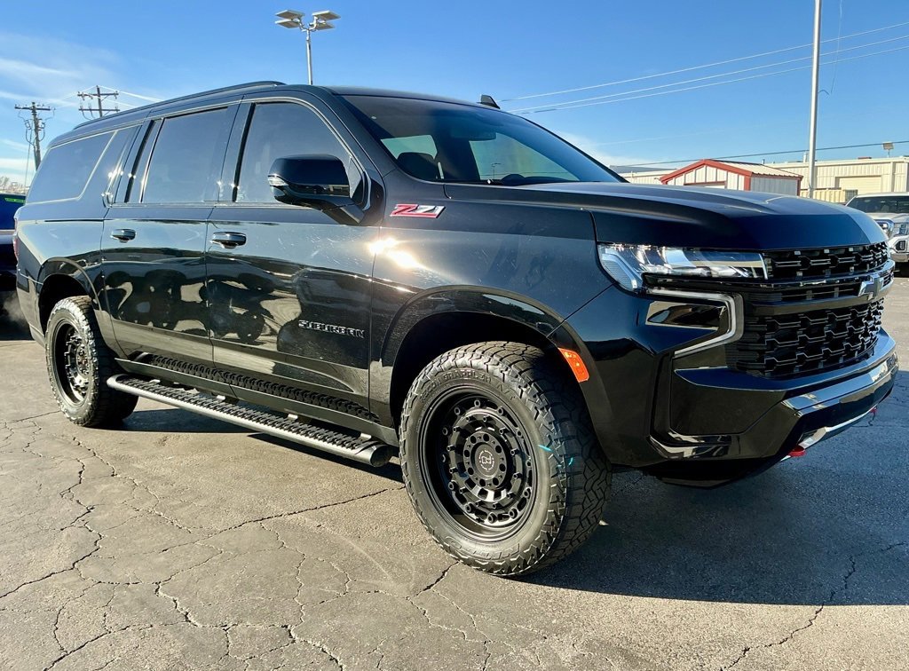 Used 2023 Chevrolet Suburban Z71 w/ Luxury Package image 6