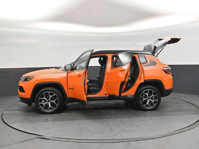 New 2026 Jeep Compass Limited w/ Mopar Graphics Package AWD/4WD image 49