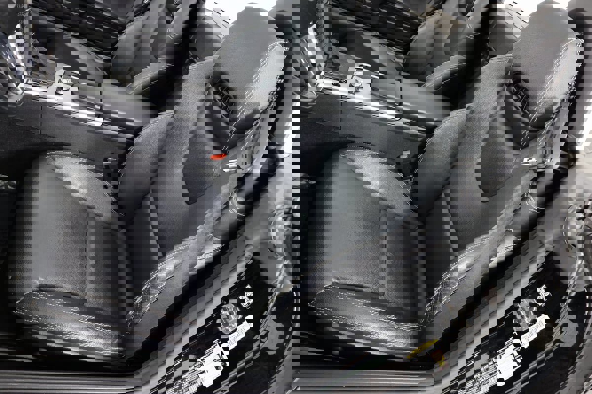 Used 2014 Mercedes-Benz SLK 250 image 8