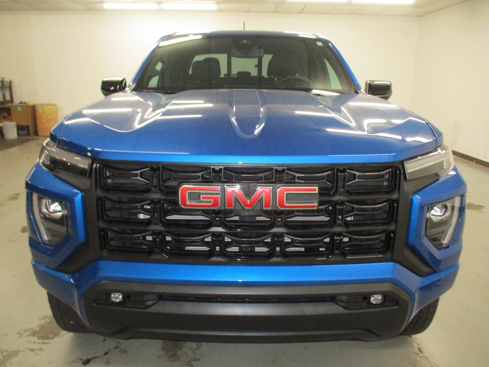 Used 2024 GMC Canyon Elevation w/ Elevation Premium Package image 2