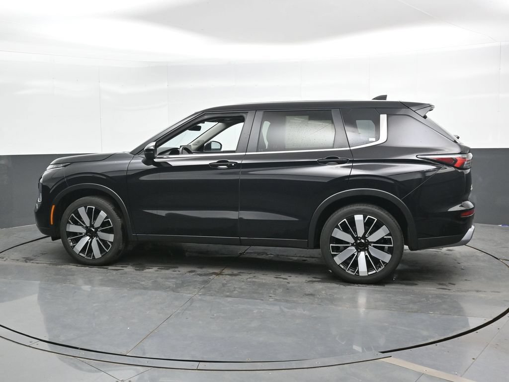 Used 2025 Mitsubishi Outlander SE AWD/4WD image 9
