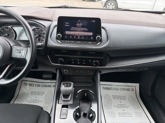 Used 2023 Nissan Rogue S FWD image 19