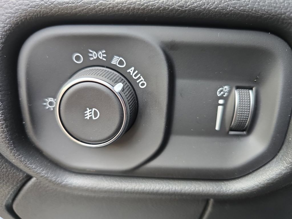 New 2026 RAM 3500 Tradesman w/ Chrome Appearance Group image 25