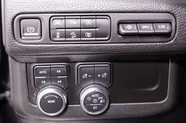 Used 2023 GMC Yukon Denali image 28