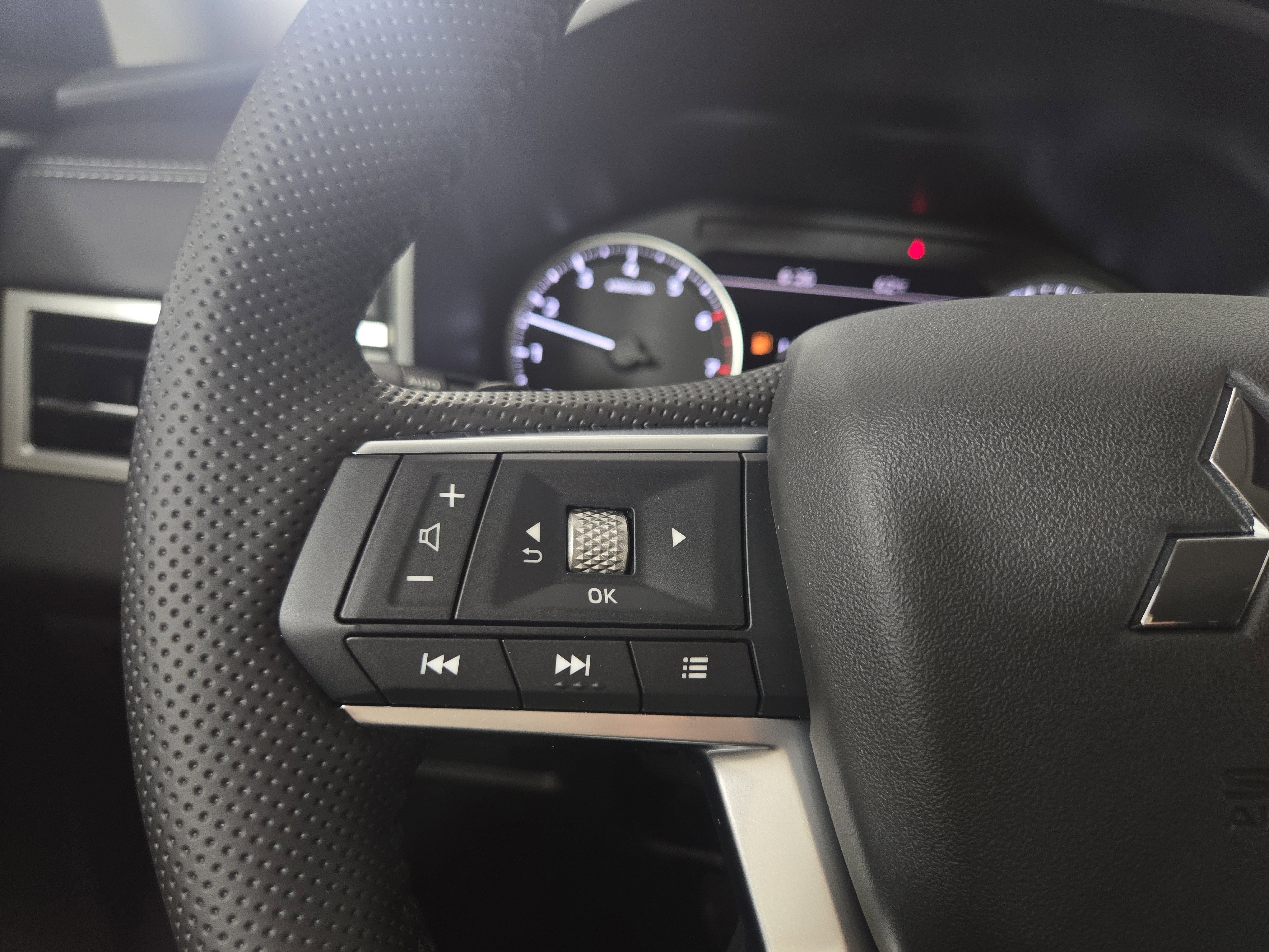 New 2026 Mitsubishi Outlander SE AWD/4WD image 15