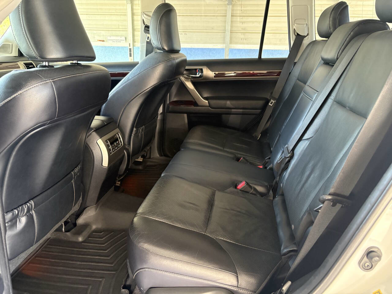 Used 2015 Lexus GX 460 w/ Premium Package image 12