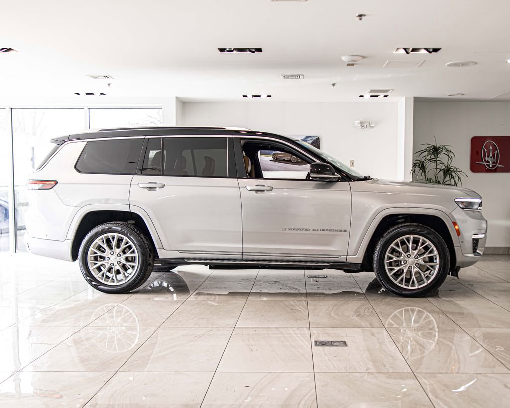 Used 2021 Jeep Grand Cherokee L Summit w/ Advanced Protech Group IV AWD/4WD image 10