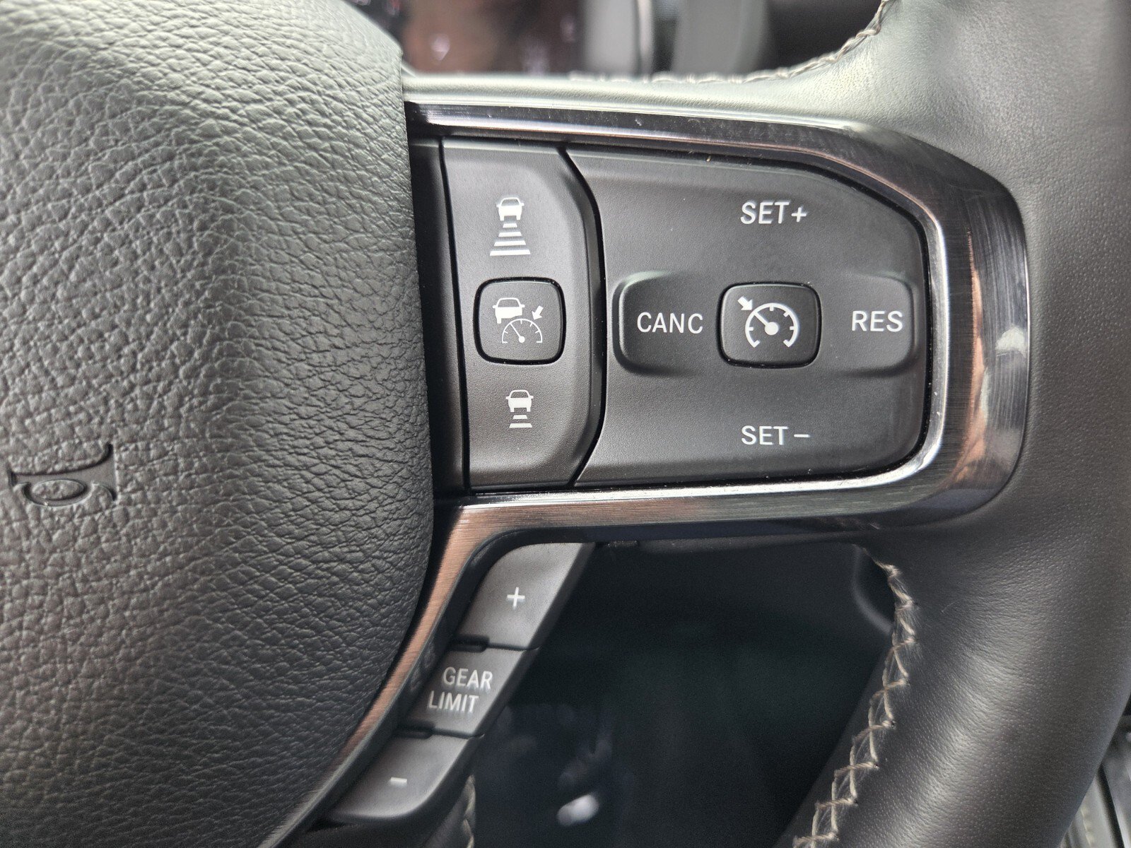 Used 2023 RAM 1500 Limited AWD/4WD image 27