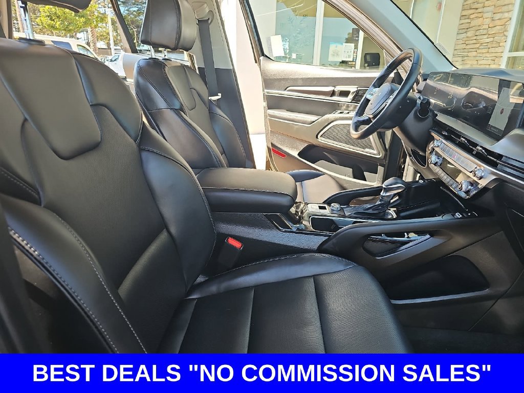 Used 2025 Kia Telluride S FWD image 10