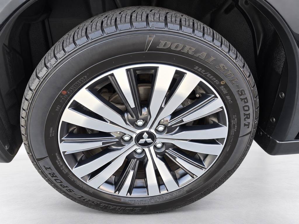 Used 2019 Mitsubishi Outlander SE AWD/4WD image 21