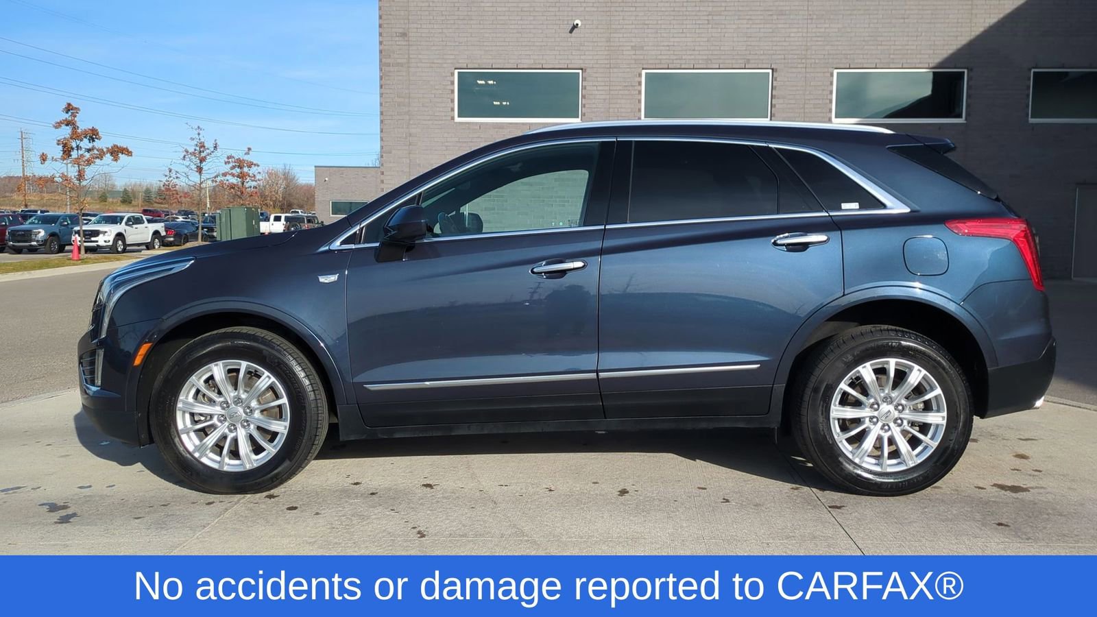 Used 2019 Cadillac XT5 FWD image 2