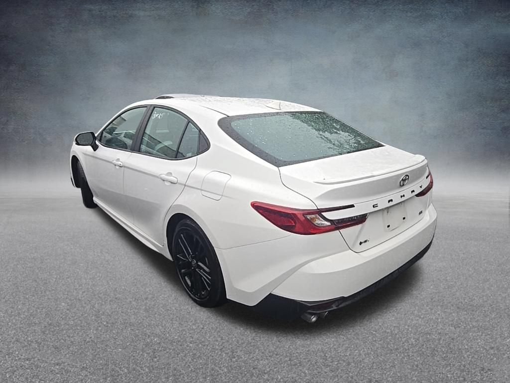 Used 2025 Toyota Camry SE FWD image 5