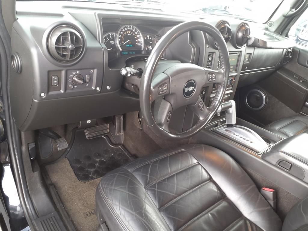 Used 2005 HUMMER H2 SUT w/ Preferred Equipment Group image 10