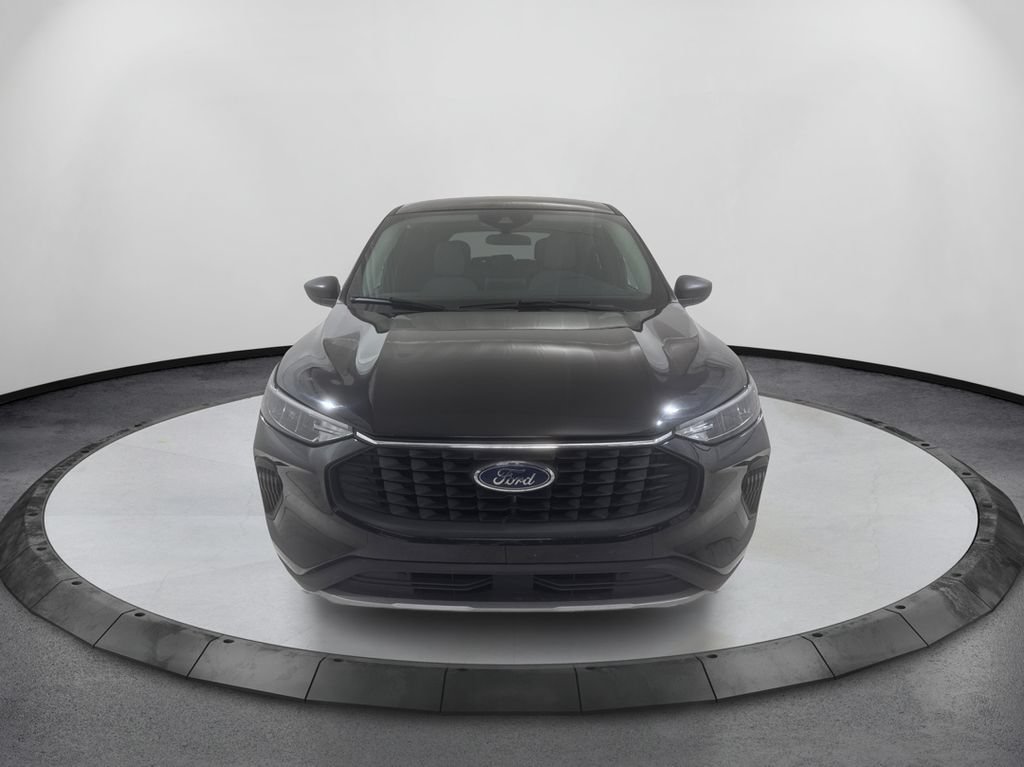 Used 2025 Ford Escape Active AWD/4WD image 2