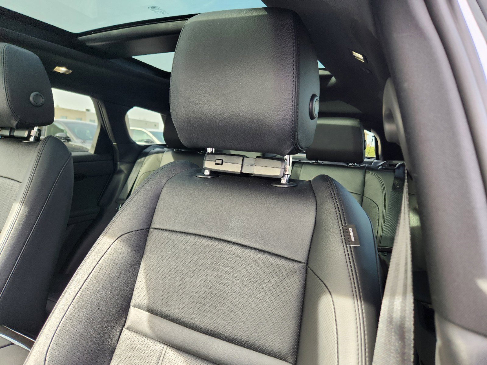 Certified 2024 Land Rover Range Rover Evoque S AWD/4WD image 11