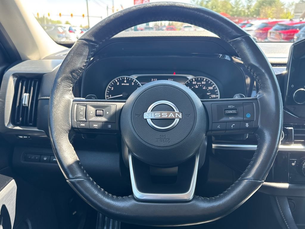 Used 2023 Nissan Pathfinder SL image 15