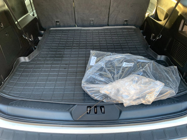 Used 2021 Ford Explorer XLT w/ Equipment Group 202A AWD/4WD image 17