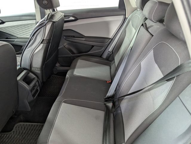 Used 2022 Volkswagen Taos S image 17