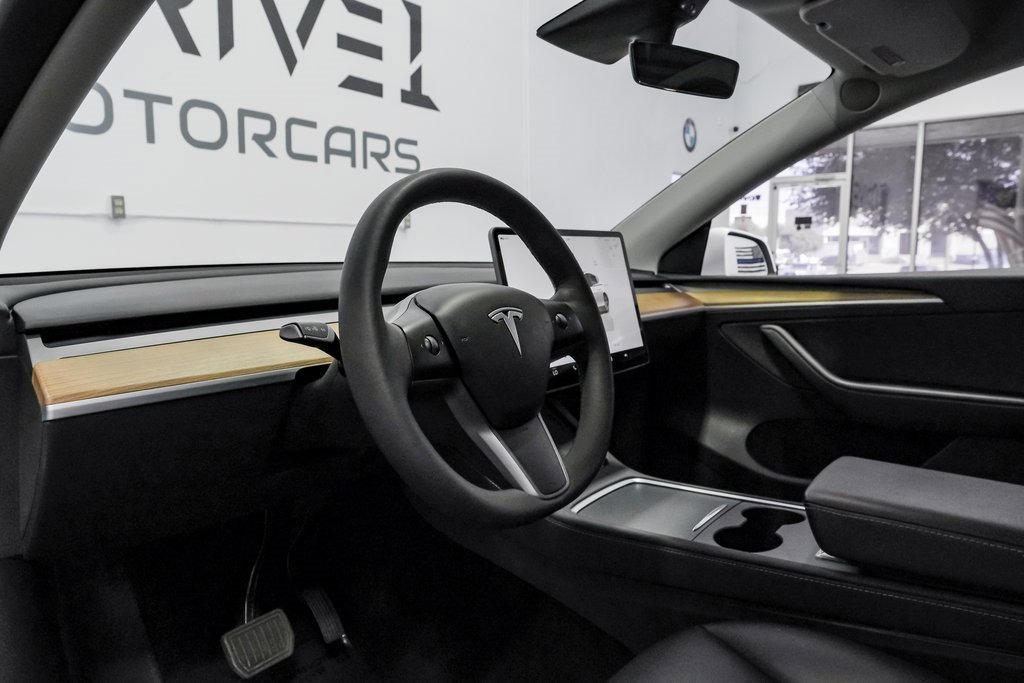 Used 2023 Tesla Model Y Long Range image 3