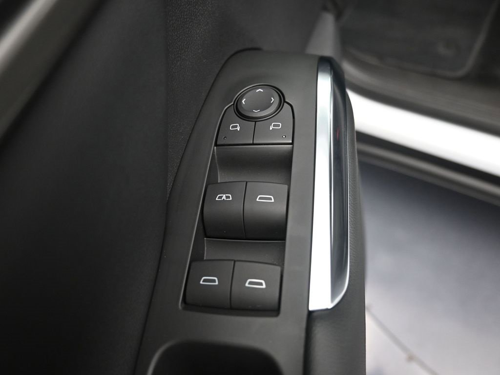 Used 2024 Chevrolet Traverse LT image 6