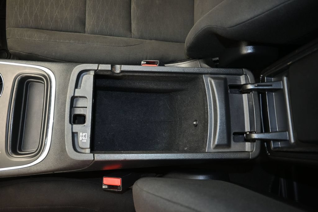Used 2018 Dodge Durango SXT w/ 3rd Row Seating Group RWD image 19