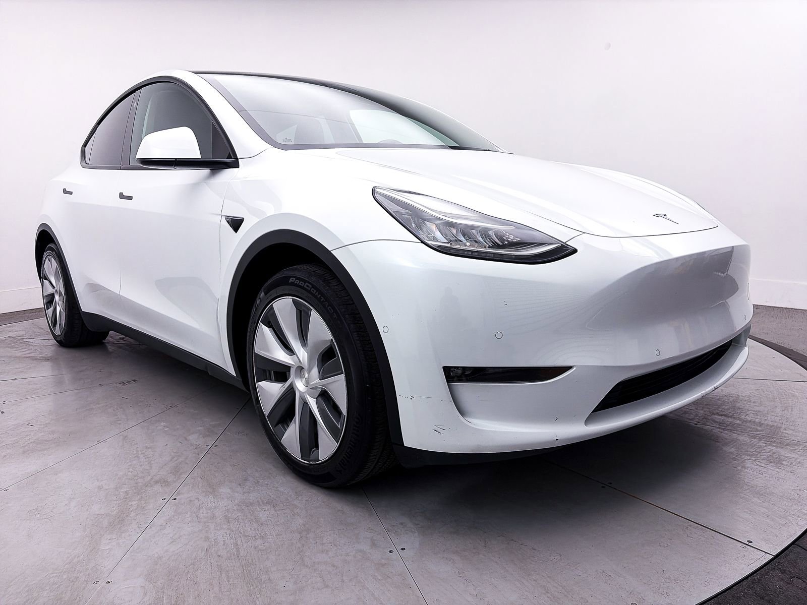 Used 2022 Tesla Model Y Long Range image 10