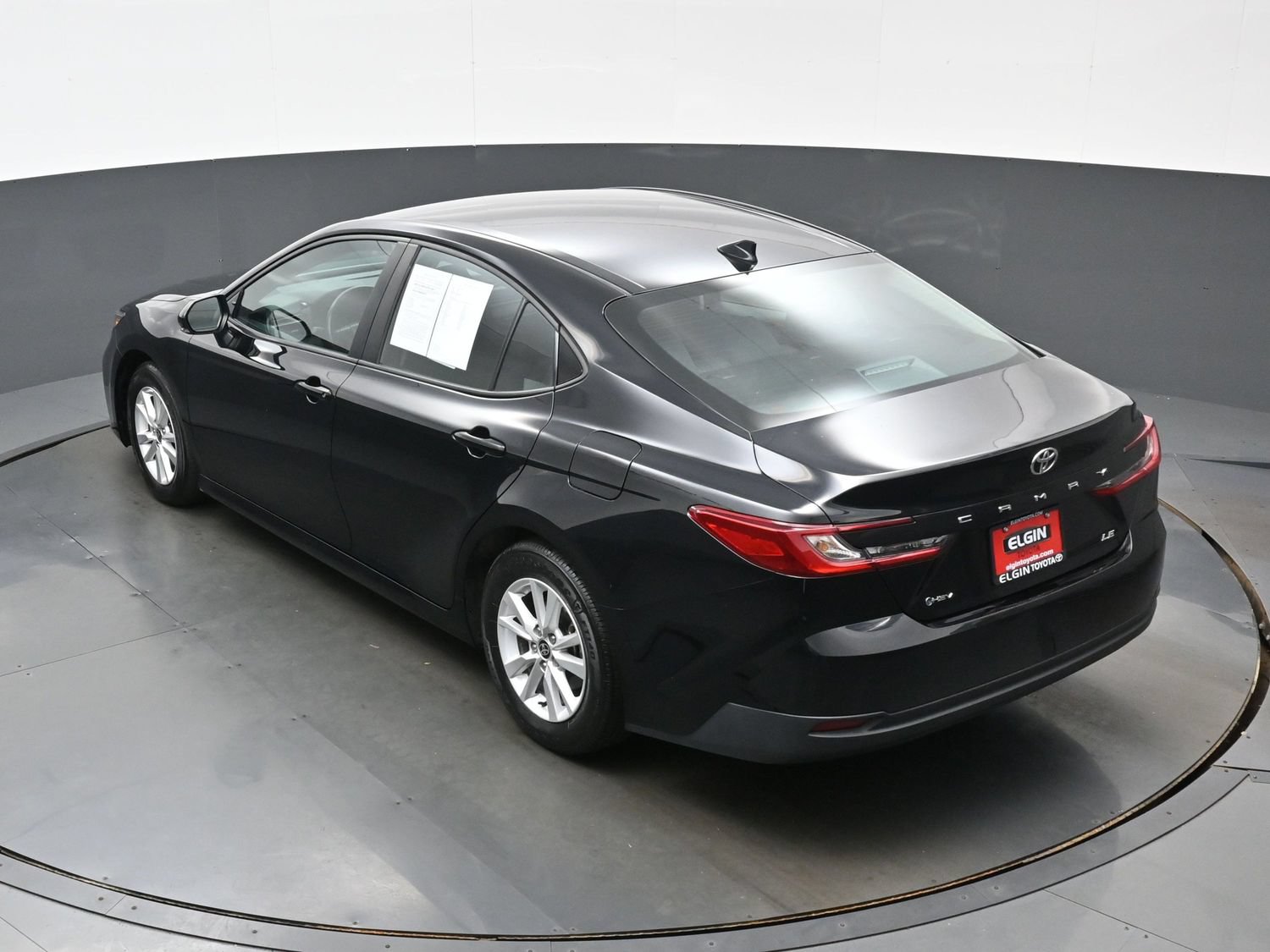 Used 2025 Toyota Camry LE FWD image 38