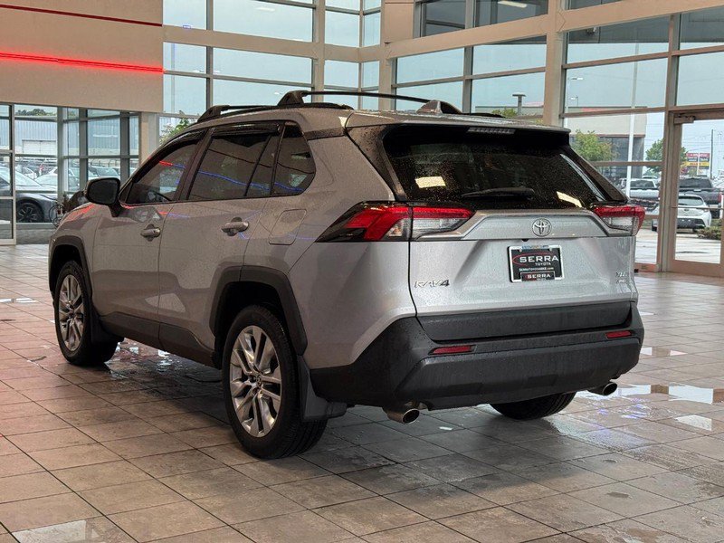 Used 2021 Toyota RAV4 XLE Premium AWD/4WD image 5