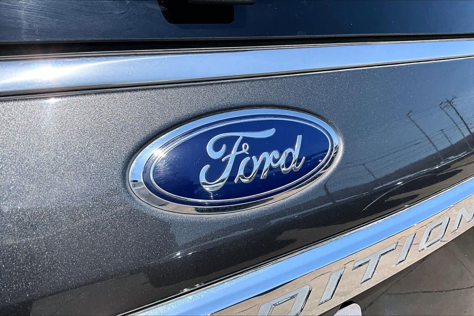 Used 2019 Ford Expedition Limited w/ Equipment Group 301A RWD image 10