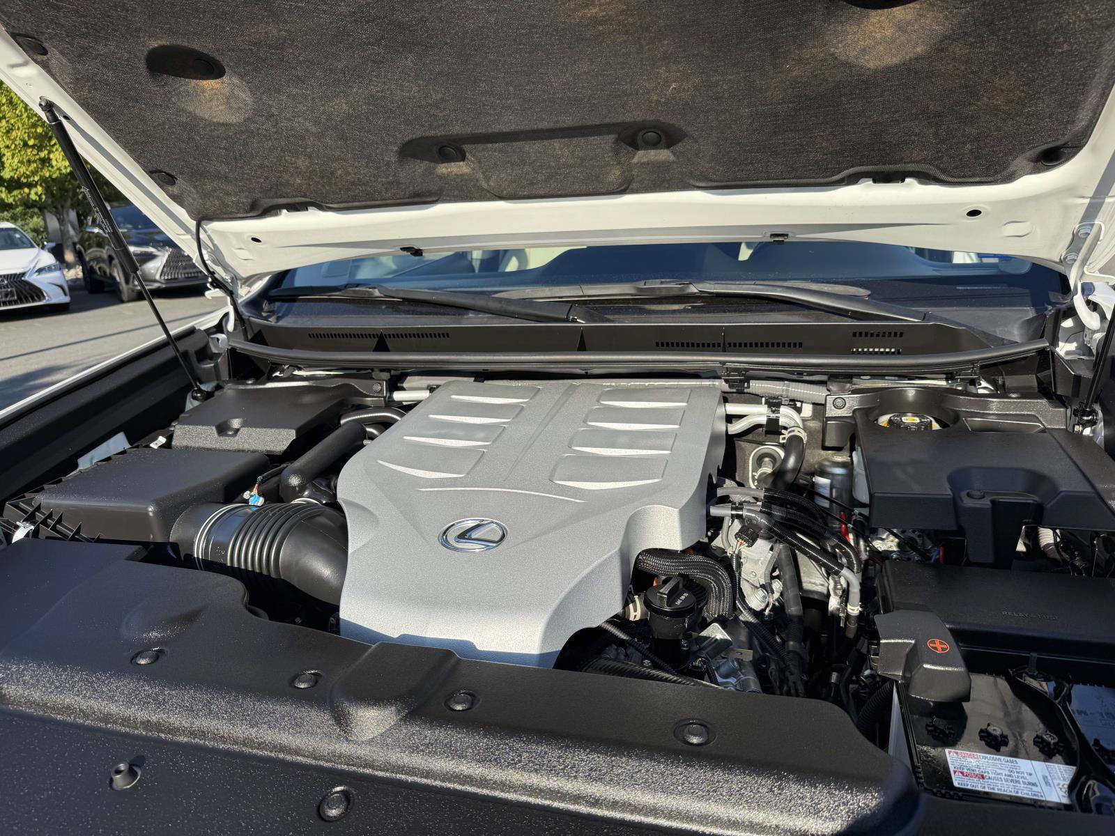 Used 2023 Lexus GX 460 Premium w/ Accessory Package AWD/4WD image 28