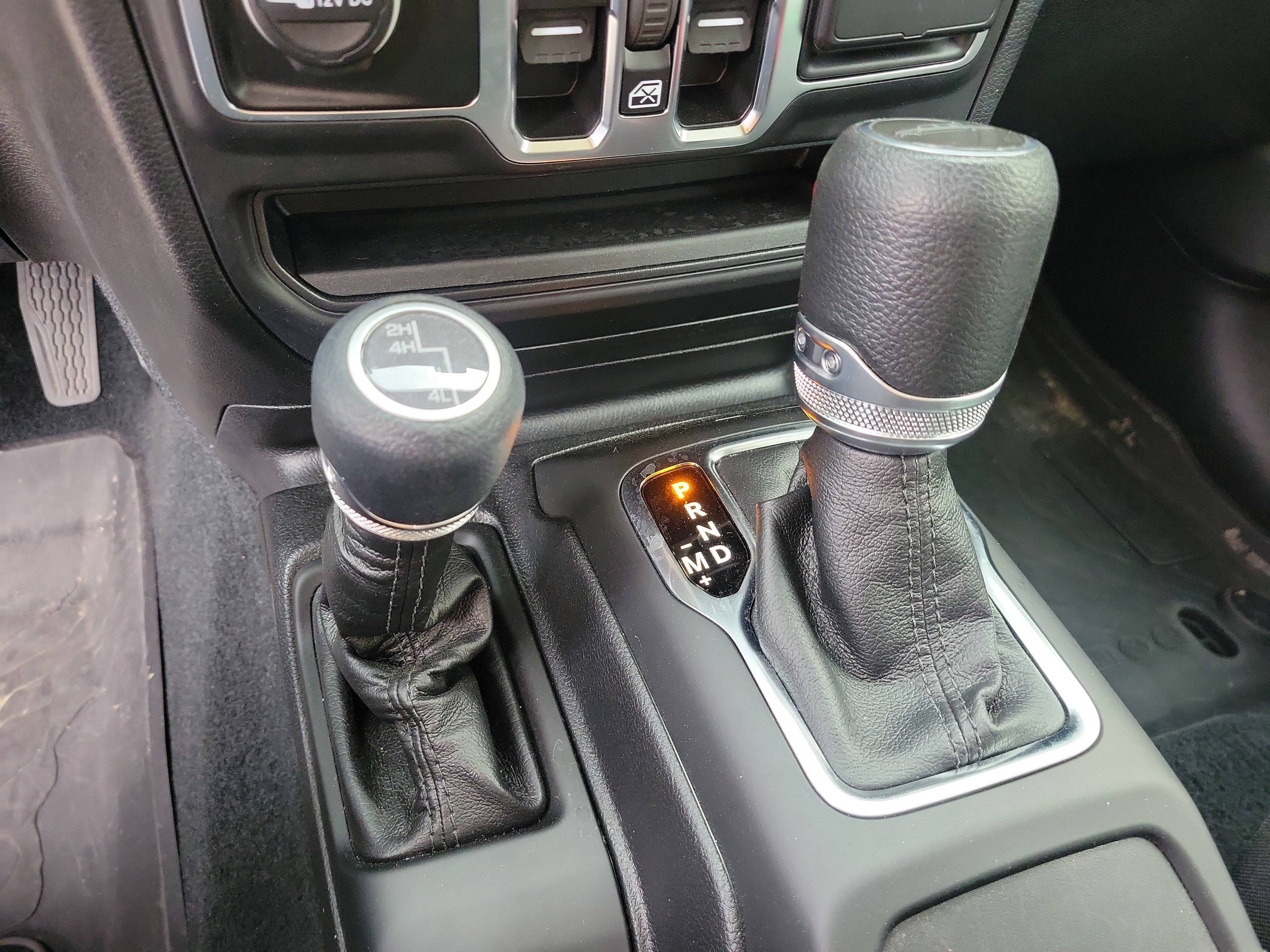 Used 2023 Jeep Gladiator Willys image 19