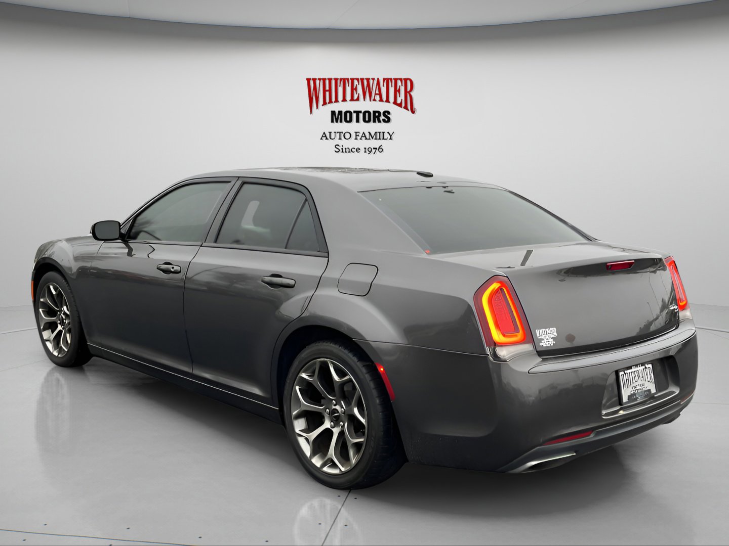 Used 2016 Chrysler 300 S image 3
