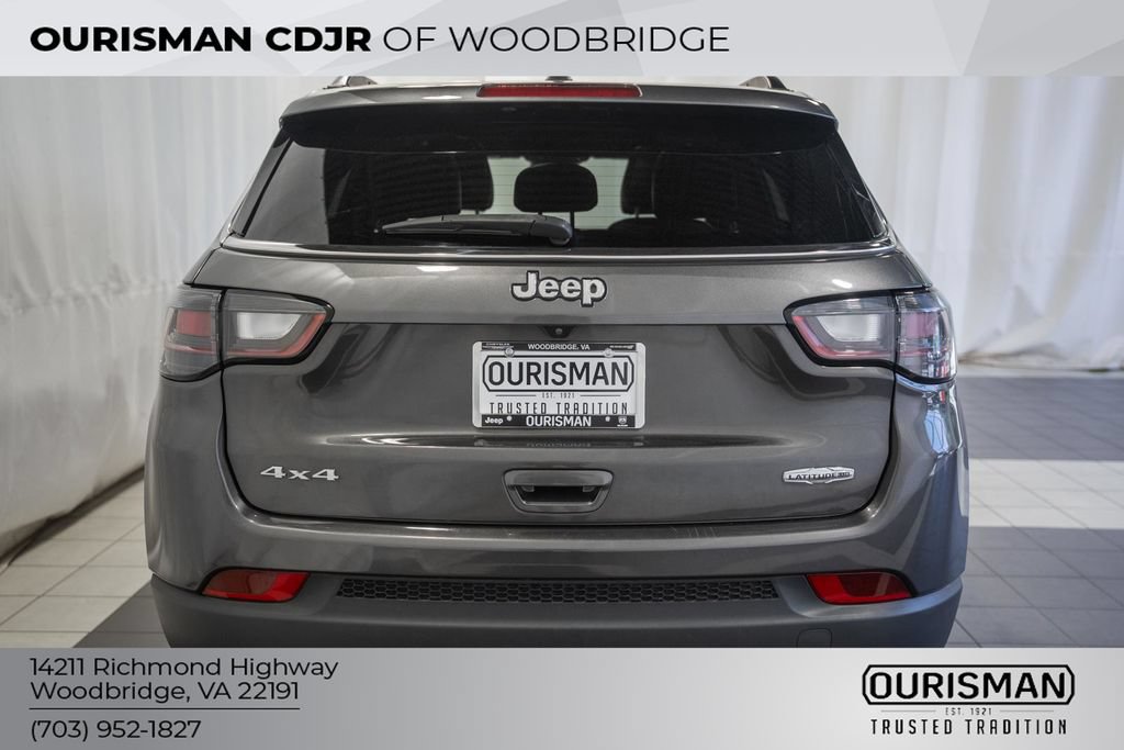 Used 2023 Jeep Compass Latitude w/ Sun and Sound Group AWD/4WD image 6
