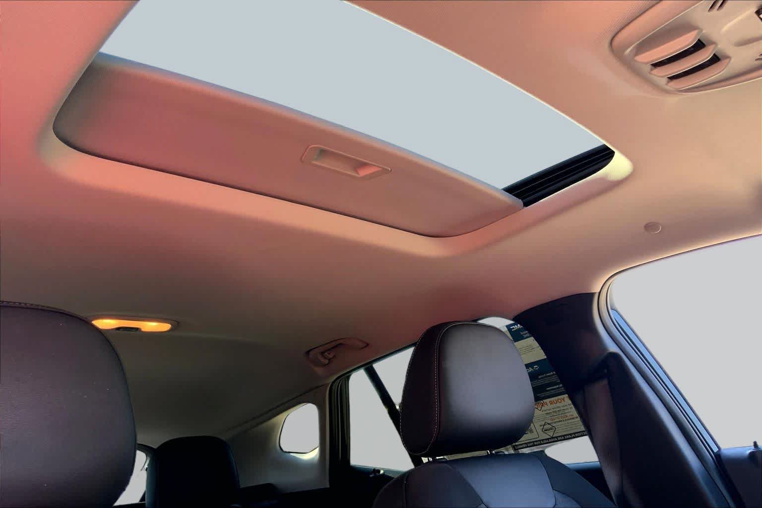Used 2026 Chevrolet Trax LT w/ Sunroof Package FWD image 12