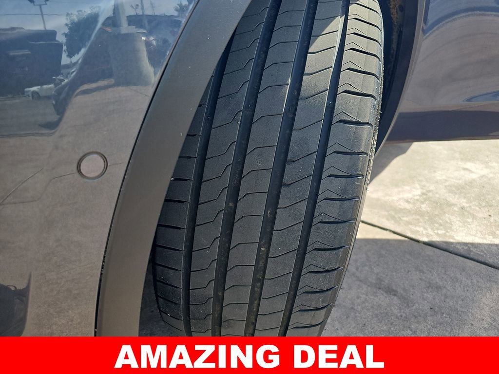 Used 2022 Tesla Model Y Long Range image 36