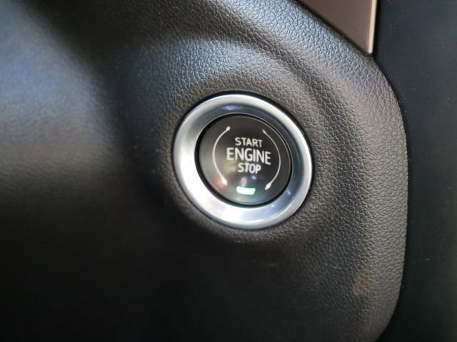 Used 2019 Chevrolet Silverado 1500 High Country w/ Technology Package AWD/4WD image 31