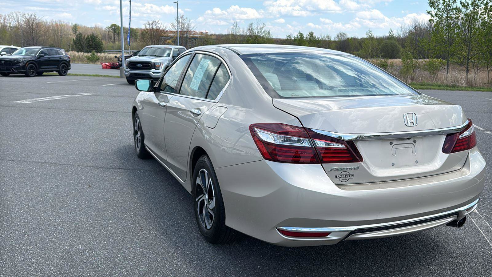 Used 2017 Honda Accord LX image 9