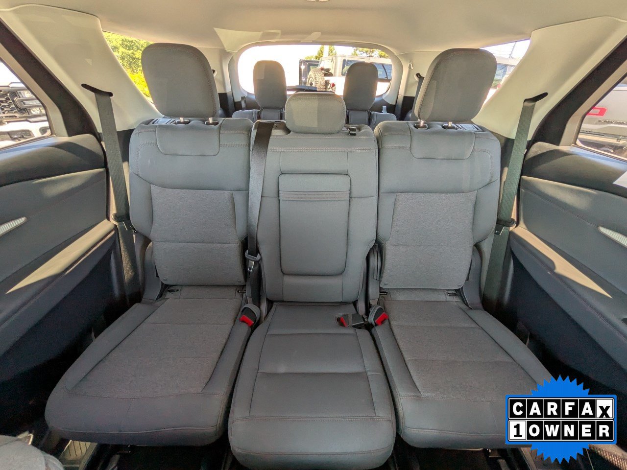 Used 2025 Ford Explorer Active AWD/4WD image 17
