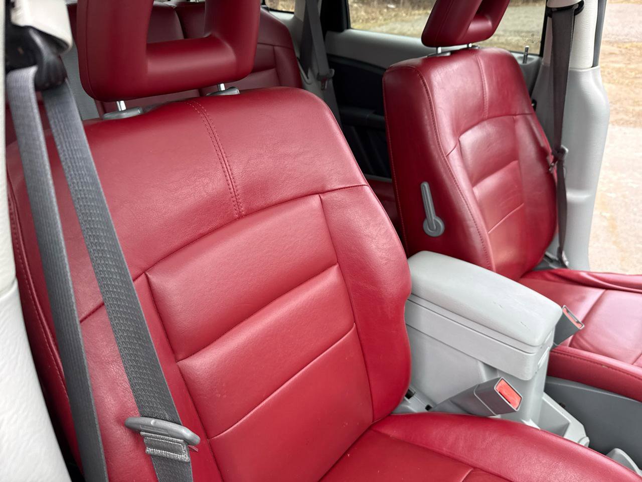 Used 2010 Chrysler PT Cruiser w/ PT Cruiser Couture Edition FWD image 22