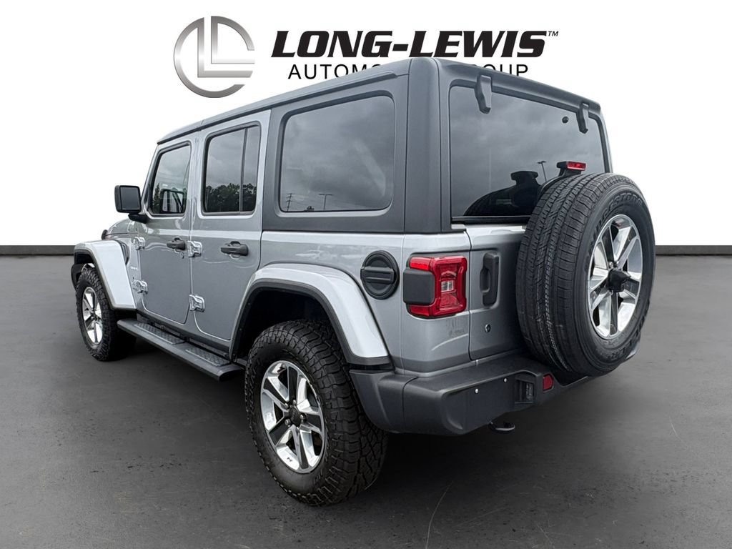 Used 2018 Jeep Wrangler Unlimited Sahara AWD/4WD image 3