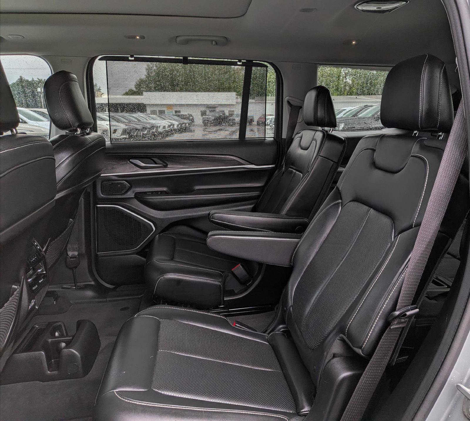 Used 2021 Jeep Grand Cherokee L Limited w/ Luxury Tech Group II AWD/4WD image 23